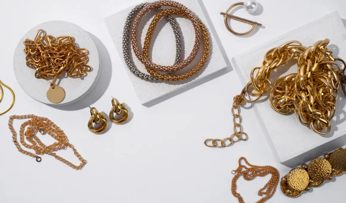 Złota biżuteria- ponadczasowy luksus, który dodaje blasku każdej stylizacji